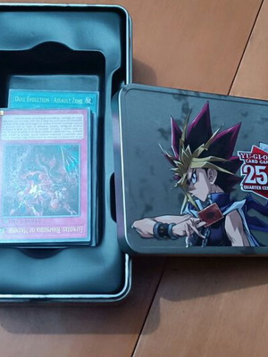 Yu-Gi-Oh! collectible box with 25 cards 2024 like new