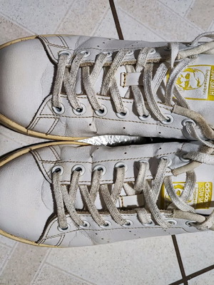 Παπούτσια Adidas Stan Smith αθλητικά μεταχειρισμένα, νούμερο 38, άσπρα με ιριδίζουσες λεπτομέρειες