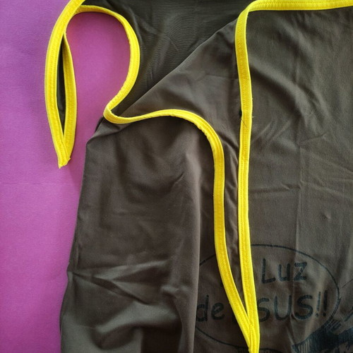 Vintage Y2K Gsus skirt with graphic print and yellow detail like new