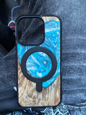 Bewood iPhone 15 Pro Case like new with wood and resin