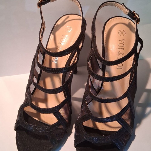 Voi&Noi sandals size 36 like new, 11 cm heel, black