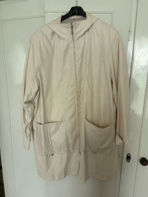 Clif beige outerwear like new, size 44