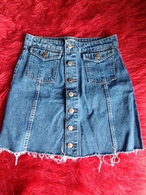 Stradivarius mini blue denim skirt like new, size S
