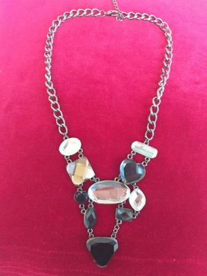 Necklaces with large stones like new, black and silver
