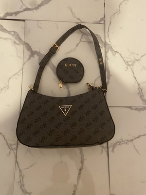 Guess handbag new condition
