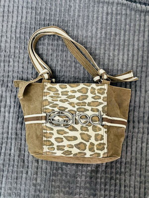 Red by Marc Ecko καμβάς χειρός τσάντα μεταχειρισμένη, leopard print, μπεζ και καφέ