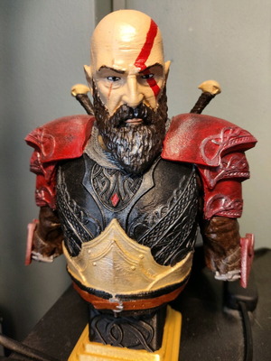 Φιγούρα Kratos από God of War 3d printed, καινούργια, ύψους 14 εκ με βάση