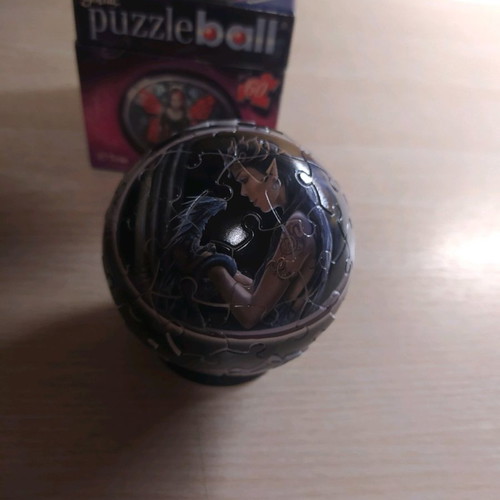 Gothic Puzzle Ball new with 60 pieces and 2 figures