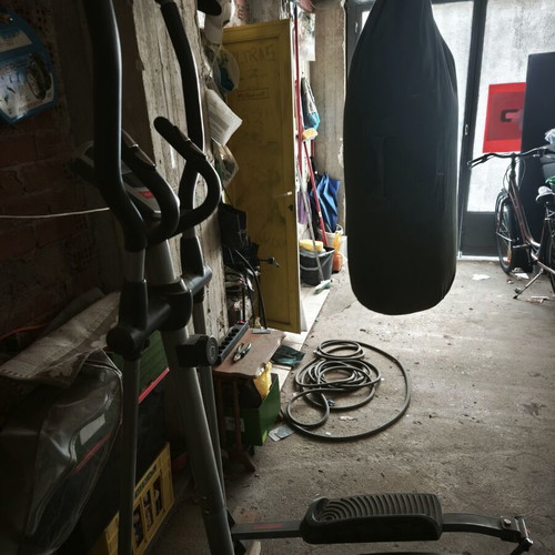 Elliptical machine slightly used, screen not working