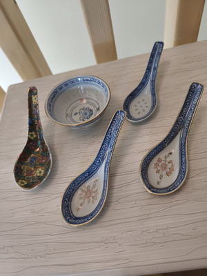 Porcelain spoons and small bowl like new, set of 5