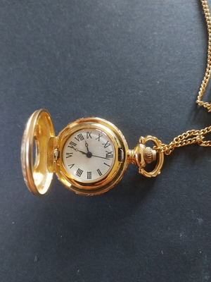 Women's Pocket Watch like new with chain