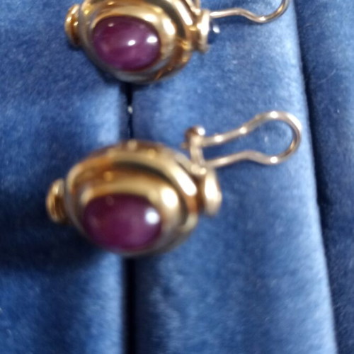 18K Gold Earrings with Rubies like new