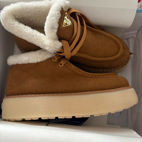 Prada boots brown new, unisex size 41