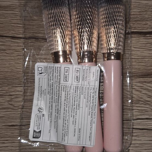 Makeup brush set new, pack of 3