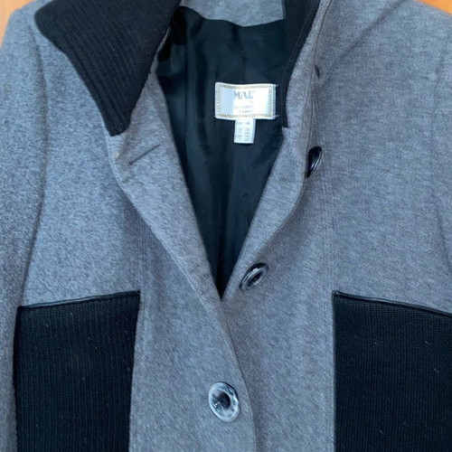Women's coat used gray with black knitted details
