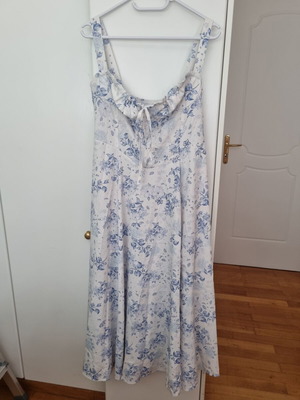 Midi dress floral white and blue new, size L