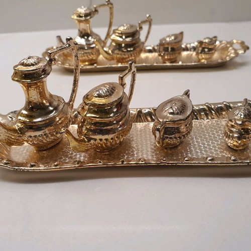 Miniature decorative plates used