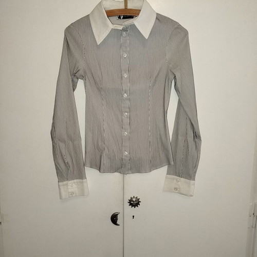 Striped elastic shirt size M like new, white-blue