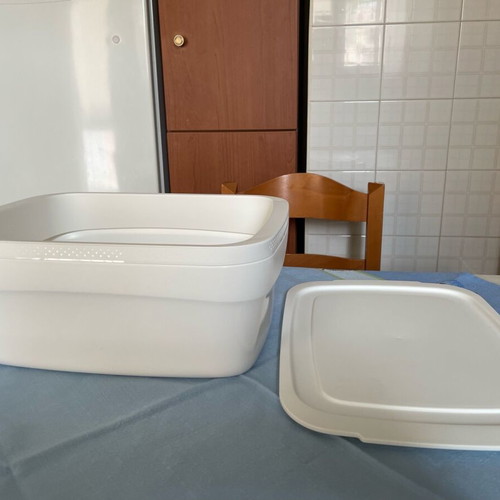 Tupperware Large Bread Box Ultra Smart