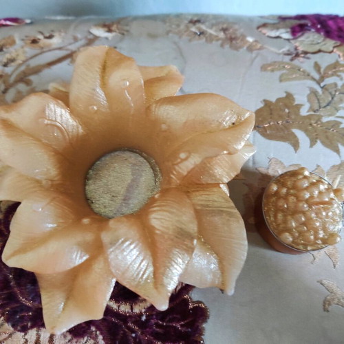 Decorative flower-shaped candle like new
