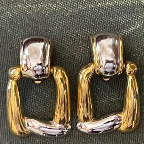 P.E.P. clip earrings collectible like new