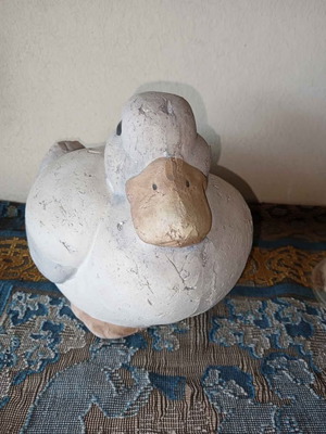 Gypsum decorative duck like new