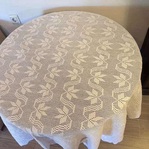 Handmade knitted tablecloth white like new