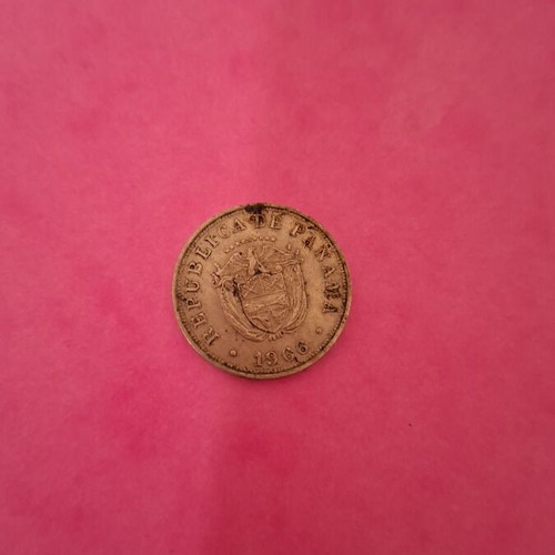 5 Centésimos coin of Panama used, 1962