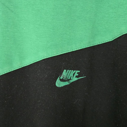 Nike T-shirt vintage style like new, black and green