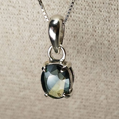 Sapphire necklace 1.22ct VVS natural Australian green-blue with chain new