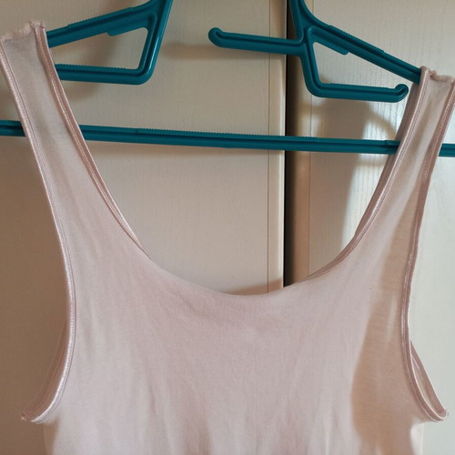 White sleeveless tank top, size S