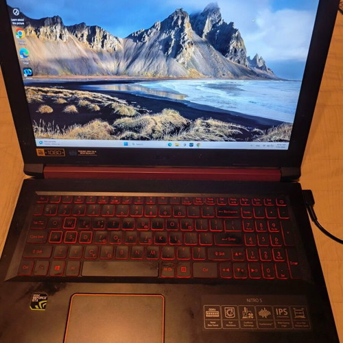 Acer Nitro 5 laptop like new, Intel Core i5, GTX 1050, 8GB RAM, 1TB SSD