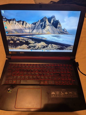 Acer Nitro 5 laptop like new, Intel Core i5, GTX 1050, 8GB RAM, 1TB SSD