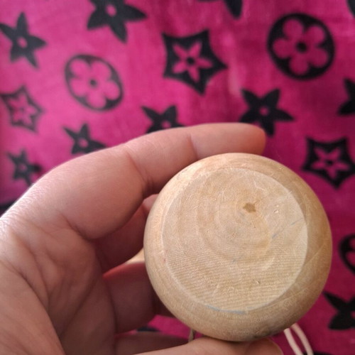 Wooden yo-yo set like new
