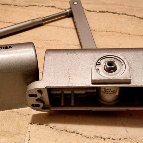 CISA door closing and return mechanism like new