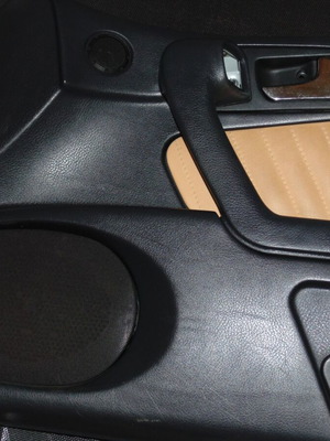 Ταπετσαρία πόρτας συνοδηγού Alfa Romeo GTV/Spider σειρά 916 δερμάτινη μπεζ σαν καινούργια