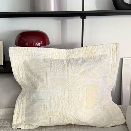 Chenille pillowcases set of 6, almost unused, ecru color