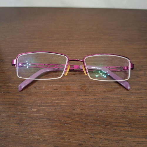Oxydo eyeglass frame used with case