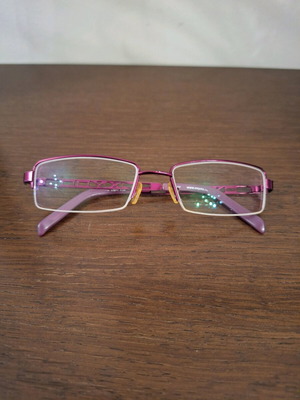 Oxydo eyeglass frame used with case