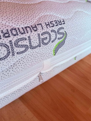 Double Anatomical Mattress with Memory Foam like new