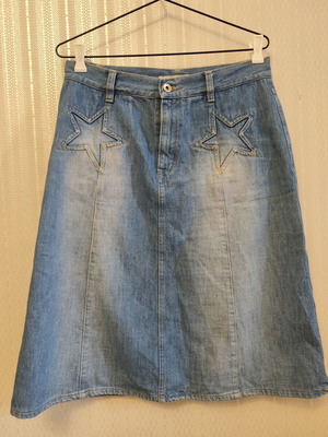 See by Chloe denim skirt used, size L with broken zipper holder