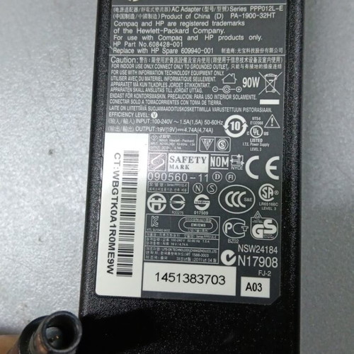 Hp charger 90w used, 19v without cable