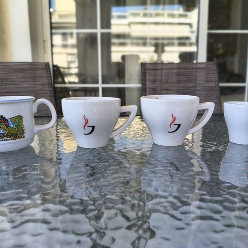 Mugs and coffee cups used, pack of 7 mugs and 4 cups including 3 Jacobs