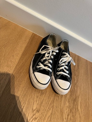 Converse Chuck Taylor Low μαύρα σαν καινούργια αθλητικά παπούτσια νούμερο 39
