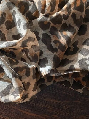 Animal print scarf like new