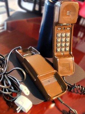 Vintage POST KFeAp 372-2 Corded Phone 1986 Like New, Brown