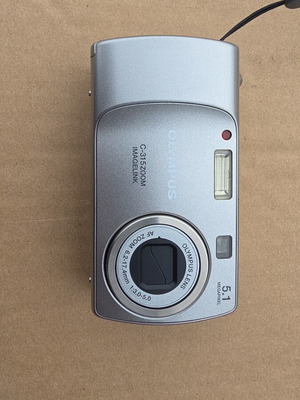 Φωτογραφική μηχανή Olympus C-315 Zoom μεταχειρισμένη με κάρτα μνήμης 256MB