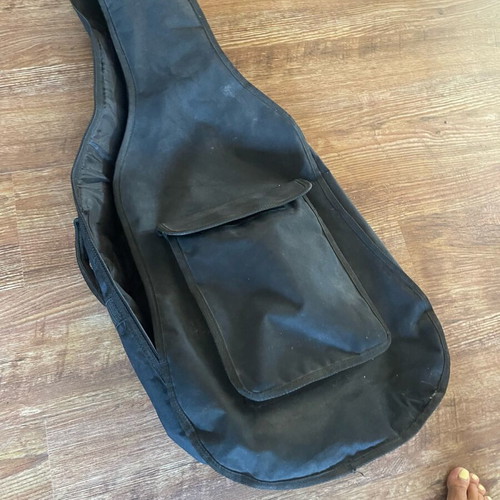 Guitar case like new