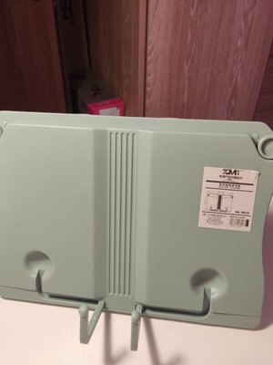 Plastic folding book stand like new