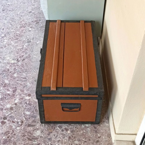 Wooden trunk vintage 1960 used with metal reinforcements
